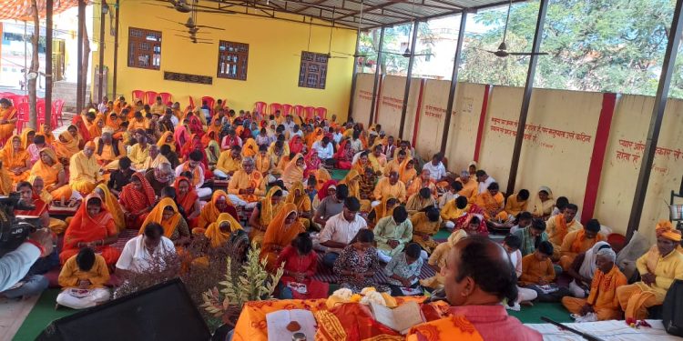 यज्ञ स्वयं को सभ्य और संस्कारित करने का सबसे सरल मार्ग है:-आचार्य सूरत सिंह अमृते