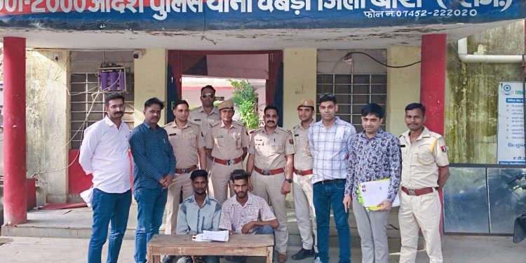छबडा पुलिस की प्रभावी कार्यवाही अवैध हथियार देशी कटटा व दो जिंदा कारतूस मय मोटरसाईकिल सहित बारां निवासी दो अभियुक्तगण को किया गिरफ्तार