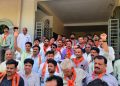 छबड़ा में रूझानों में बीजेपी को बढ़त मिलने पर जश्नः  कार्यकर्ताओं ने एक-दूसरे को मिठाई खिलाई, पटाखे चलाए